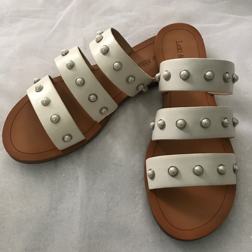 Lexi & Abbie White size 10 Sandals